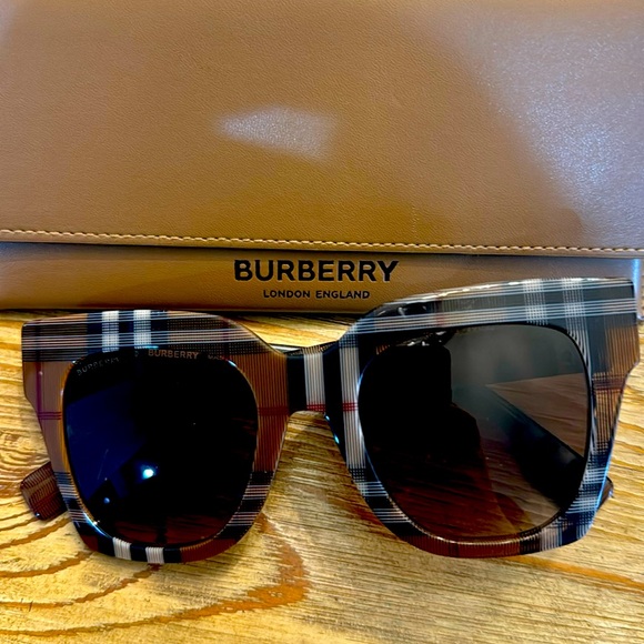Burberry sunglasses with case. Gently used. - Picture 1 of 4
